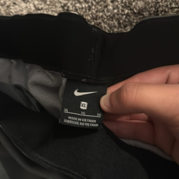 Nike womens Joggers - Picture 3 of 3